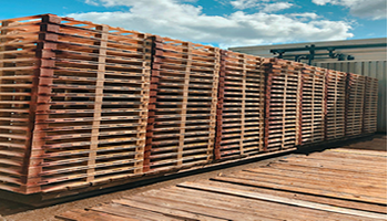 Heat treated wooden pallet