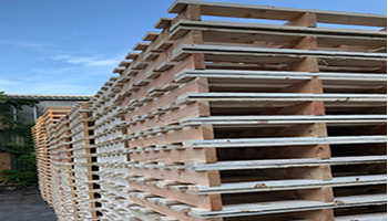 Two-way entry pallets
